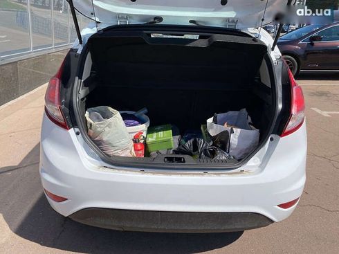 Ford Fiesta 2016 - фото 9