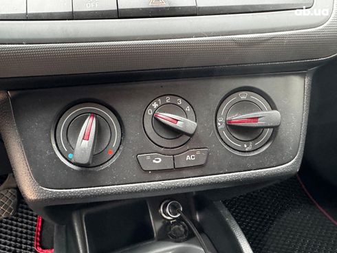 SEAT Ibiza 2013 белый - фото 33