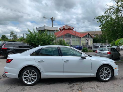 Audi A4 2019 белый - фото 4