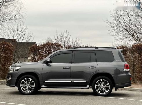 Toyota Land Cruiser 2020 - фото 6