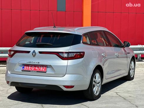 Renault Megane 2017 - фото 11