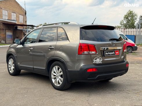 Kia Sorento 2012 серый - фото 7