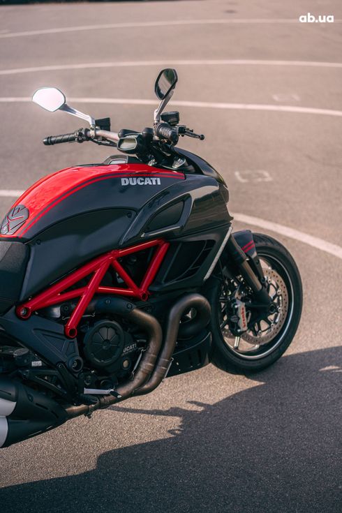 Ducati DIAVEL 2012 красный - фото 14