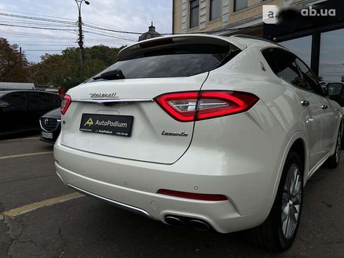 Maserati Levante 2019 - фото 11