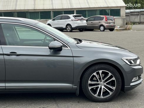 Volkswagen Passat 2015 серый - фото 13