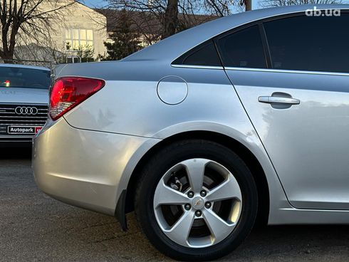 Chevrolet Cruze 2011 серый - фото 15