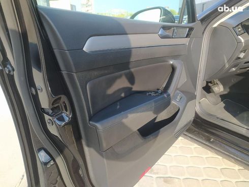 Volkswagen Passat 2019 черный - фото 41