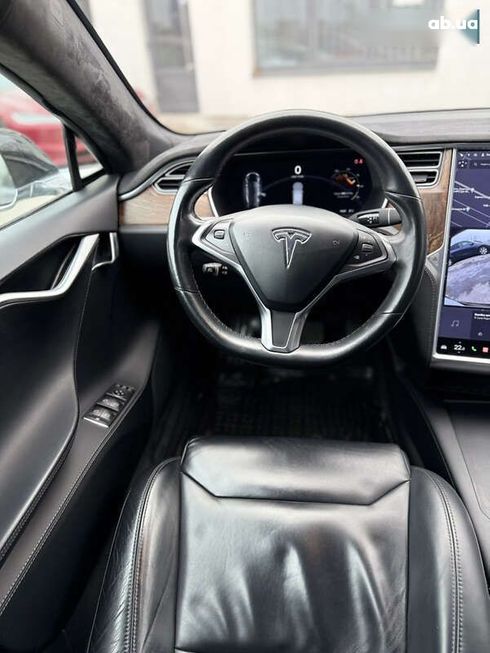 Tesla Model S 2017 - фото 30