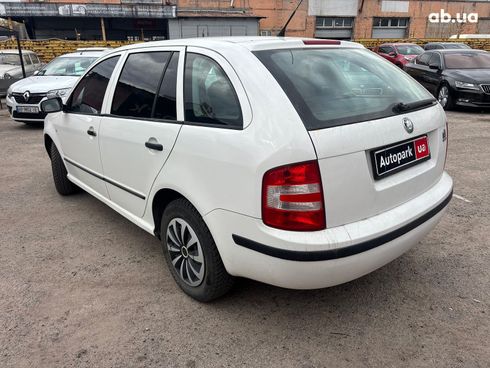 Skoda Fabia 2006 белый - фото 3
