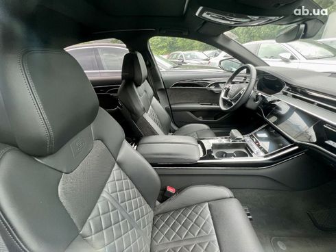 Audi A8 2021 - фото 18