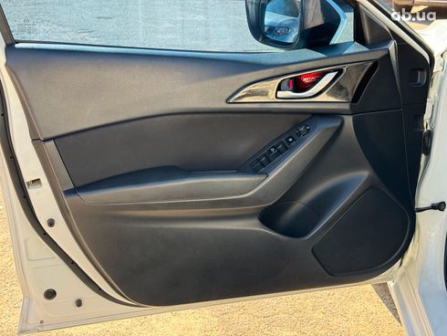 Mazda 3 2014 белый - фото 15