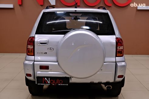 Toyota RAV4 2001 серебристый - фото 6