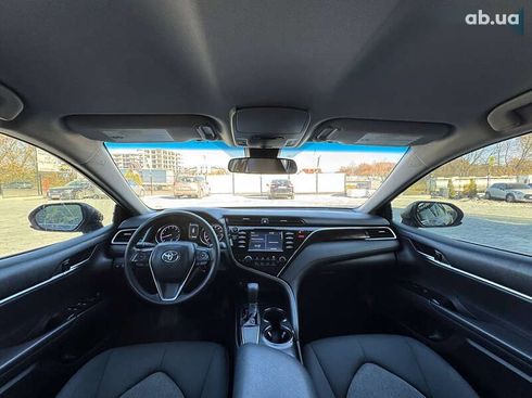 Toyota Camry 2018 - фото 15