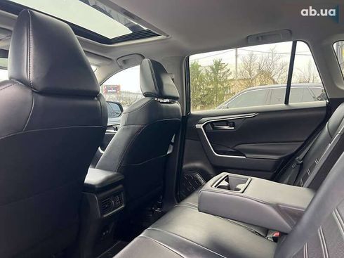 Toyota RAV4 2021 - фото 23