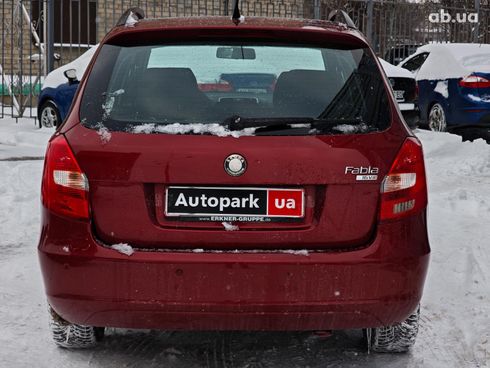 Skoda Fabia 2009 красный - фото 8