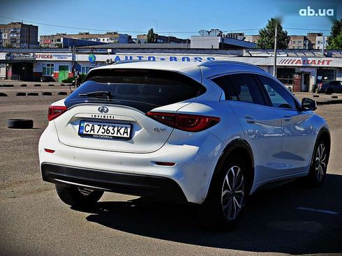 Infiniti Q30 2017 - фото 3