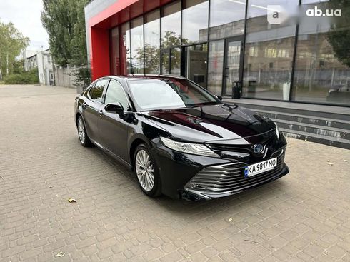 Toyota Camry 2020 - фото 6