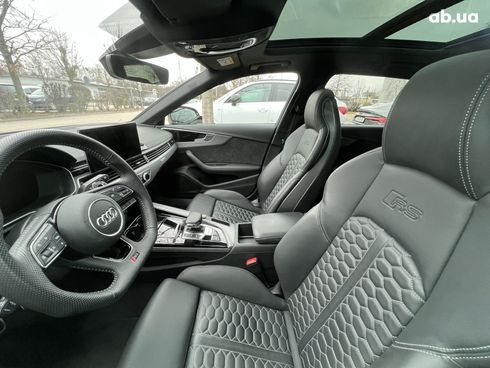 Audi RS 4 2023 - фото 25