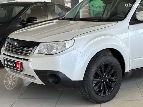 Subaru Forester 2010 белый - фото 4
