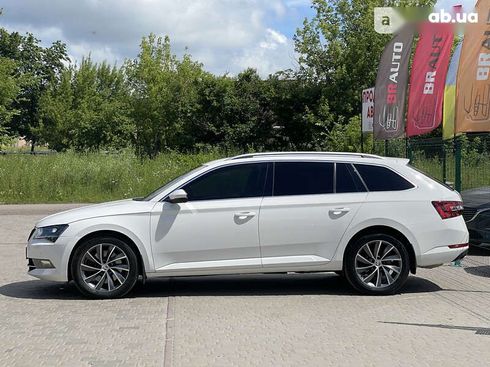 Skoda Superb 2017 - фото 12