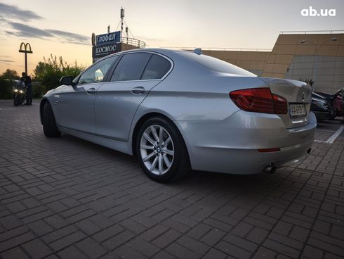 BMW 5 серия 2014 серый - фото 4