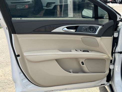 Lincoln MKZ 2019 белый - фото 17