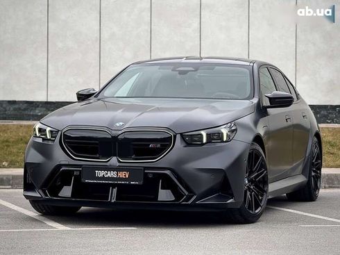 BMW M5 2025 - фото 2