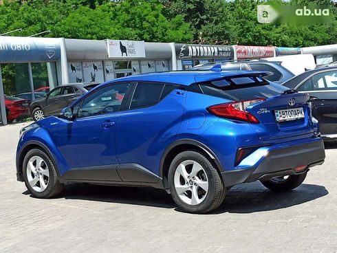 Toyota C-HR 2019 - фото 11