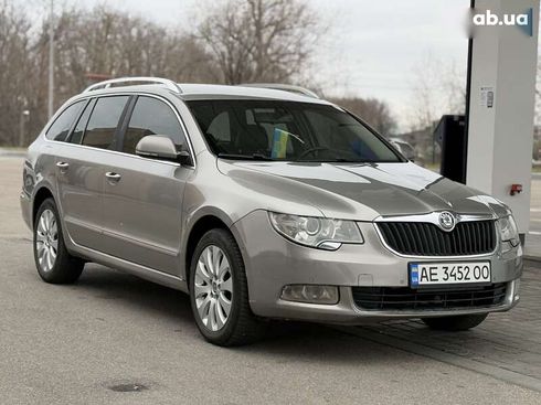 Skoda Superb 2012 - фото 19