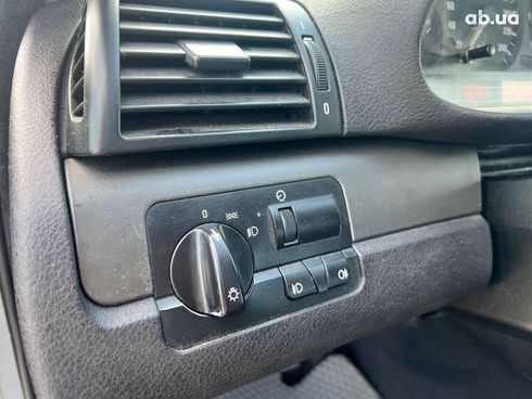 BMW 3 серия 2003 серый - фото 15