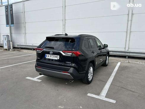 Toyota RAV4 2020 - фото 11