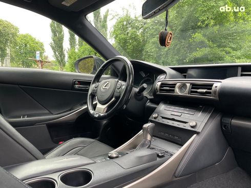 Lexus IS 2016 белый - фото 13