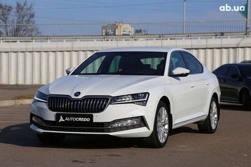 Skoda Superb 2022 - фото 3