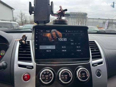 Mitsubishi Pajero Sport 2013 - фото 16