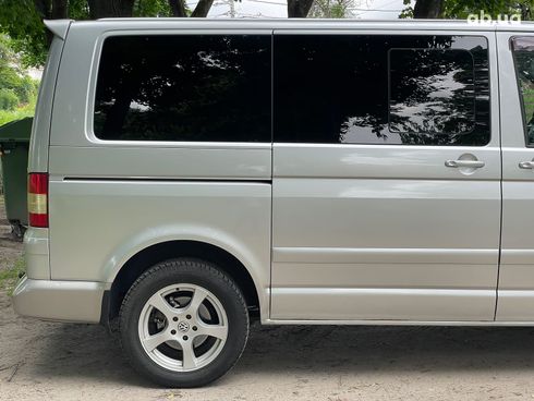 Volkswagen Multivan 2006 серый - фото 6