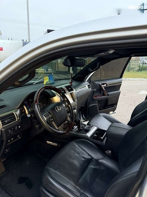 Lexus GX 2019 - фото 19