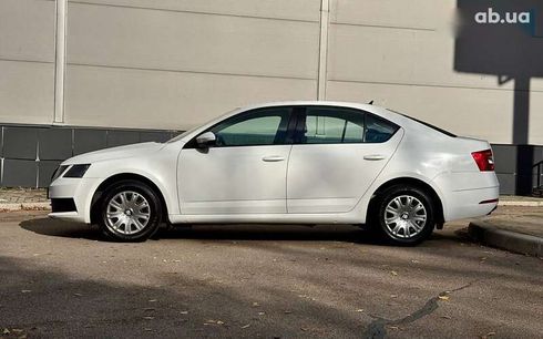 Skoda Octavia 2019 - фото 14