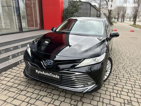 Toyota Camry 2020 - фото 6