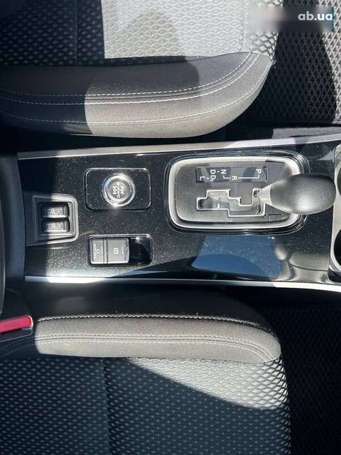 Mitsubishi Outlander 2020 - фото 18
