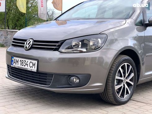 Volkswagen Touran 2011 - фото 11