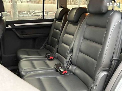 Volkswagen Touran 2015 - фото 14