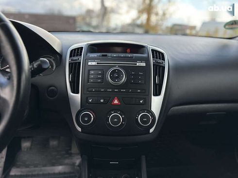 Kia Cee'd 2011 - фото 29