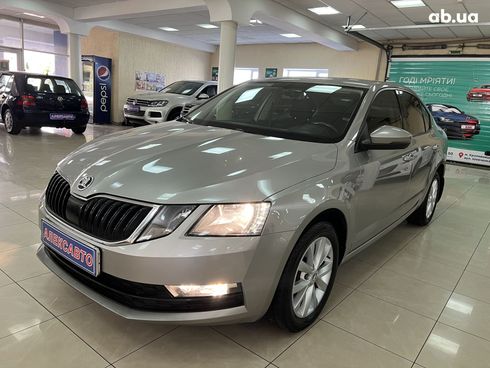 Skoda Octavia 2017 бежевый - фото 8