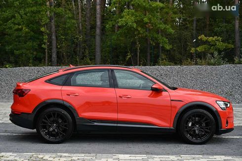 Audi E-Tron 2022 - фото 2
