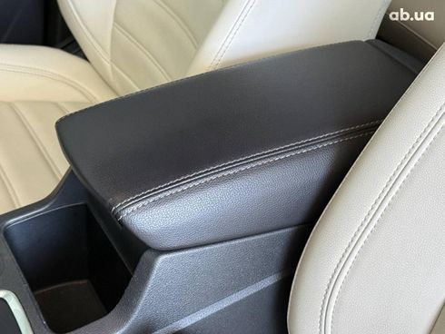 Ford Escape 2018 белый - фото 18