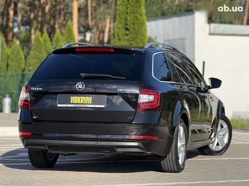 Skoda Octavia 2018 - фото 18