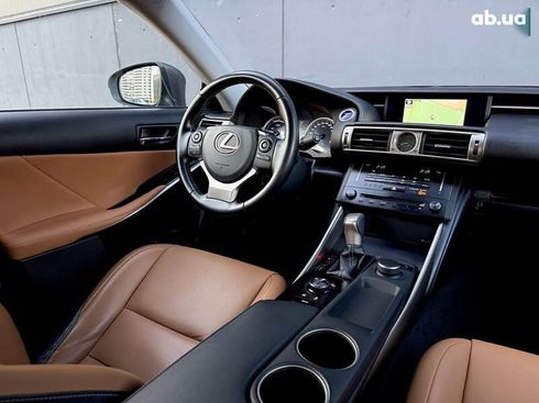 Lexus IS 2013 - фото 12