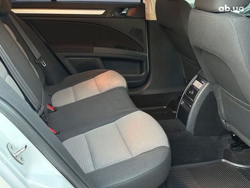 Skoda Superb 2012 белый - фото 27