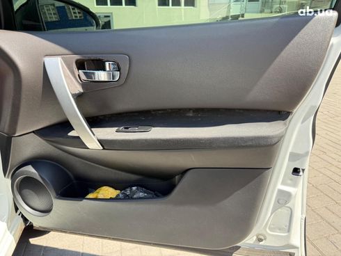 Nissan Qashqai 2008 белый - фото 15