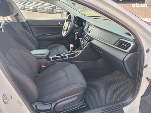 Kia Optima 2017 белый - фото 19